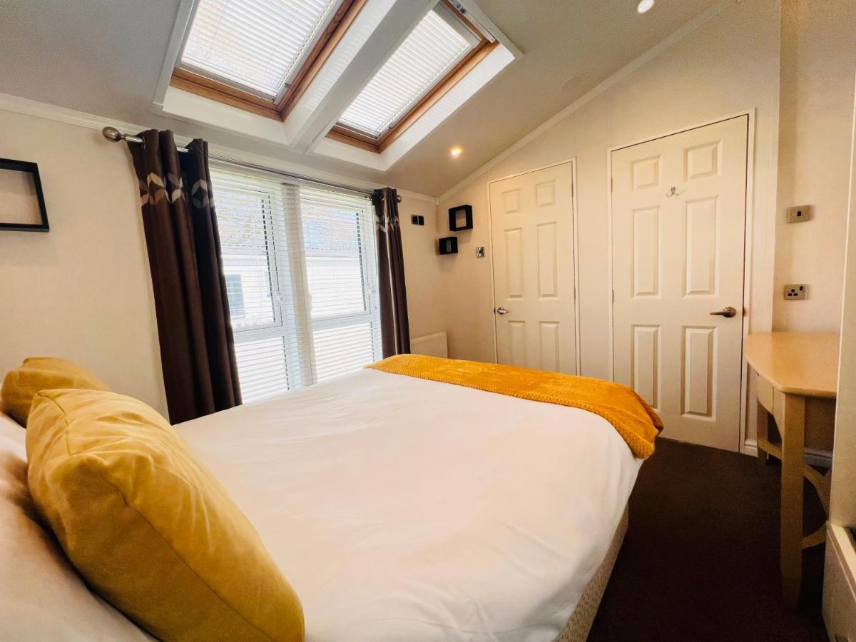 2 Bedroom Lodge Th35, Nodes Point, St Helens, Isle Of Wight St Helens  Bagian luar foto