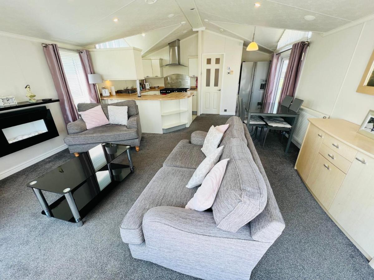 2 Bedroom Lodge Th35, Nodes Point, St Helens, Isle Of Wight St Helens  Bagian luar foto