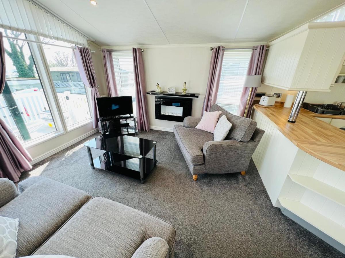 2 Bedroom Lodge Th35, Nodes Point, St Helens, Isle Of Wight St Helens  Bagian luar foto